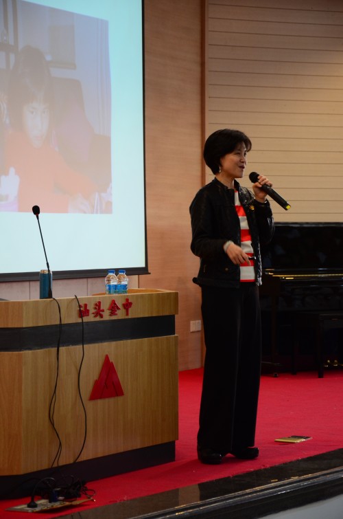 倪青青演讲中(徐强摄)