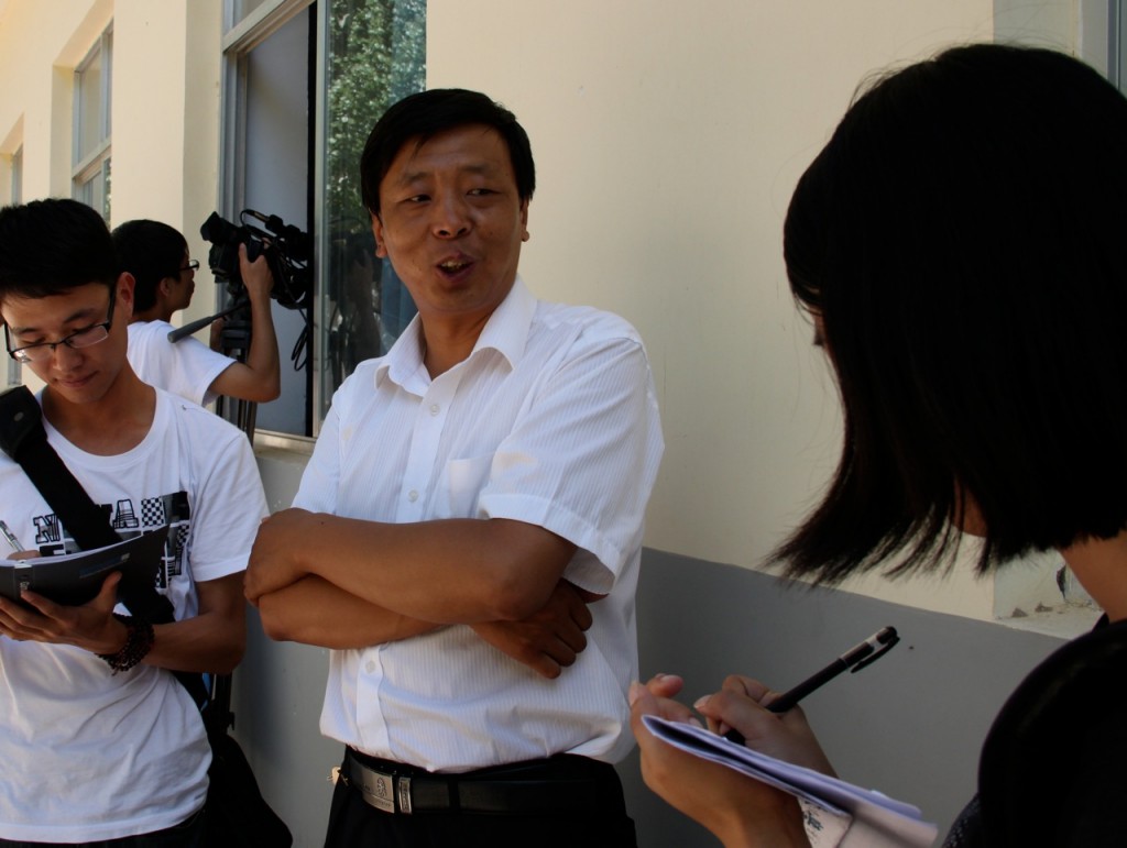 采访黄渠中学贺万茂副校长