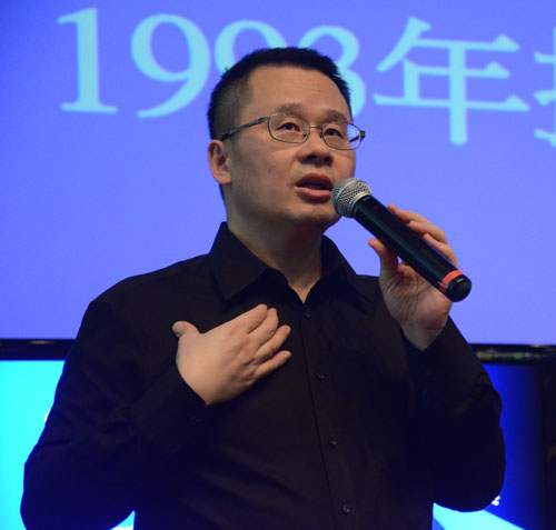 王绰中演讲“两岸记者采访技巧与实务”。(易思华 摄)