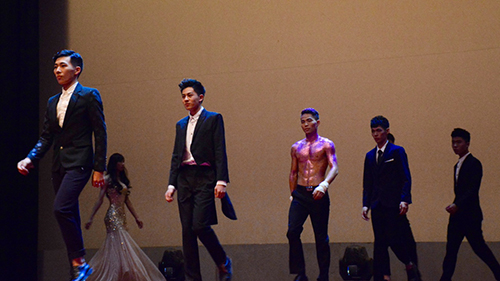 走秀《Fashion show》(摄/梁思孝)