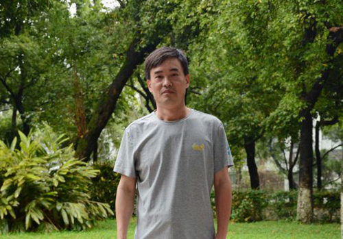 张明老师(陆晨 摄)