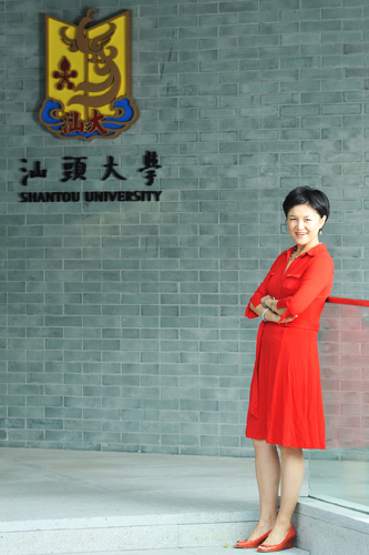 倪青青教授称我院独特的国际化环境吸引了自己。(凌学敏/摄)